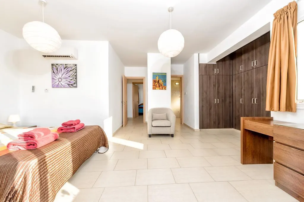 איה נאפה Villa Cornelia