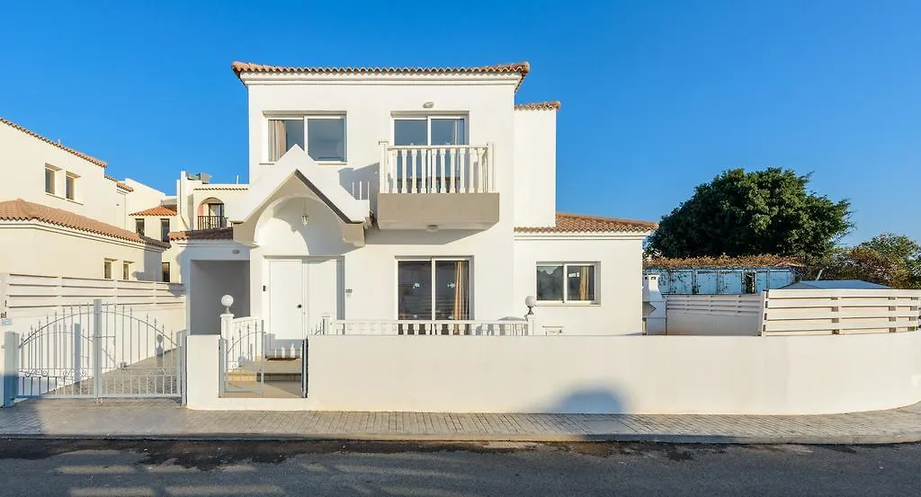איה נאפה Villa Cornelia